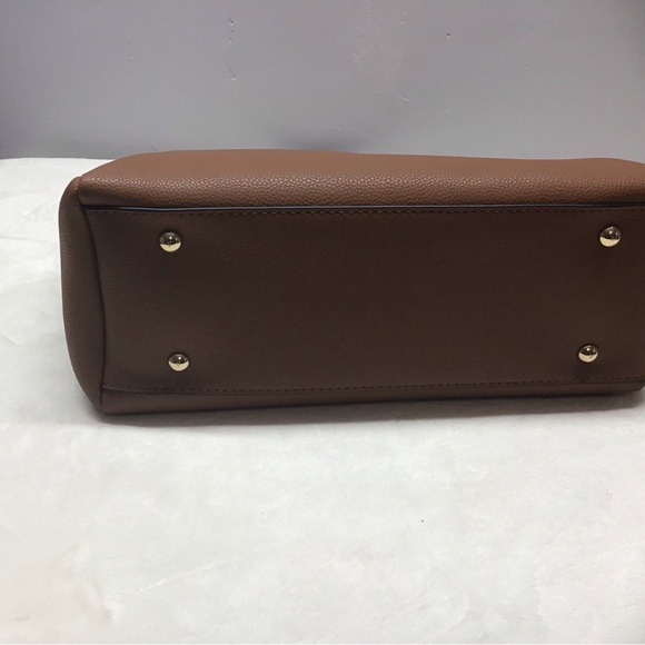 Brown Structured Satchel Crossbody 2 exterior Pockets - Picture 5 of 12